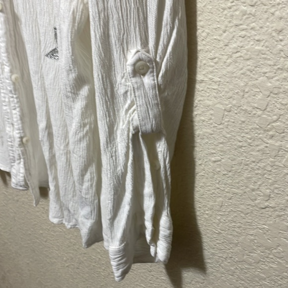 Torrid Women's White Lightweight Blouse. Good Condition. Size 4. - Picture 4 of 8